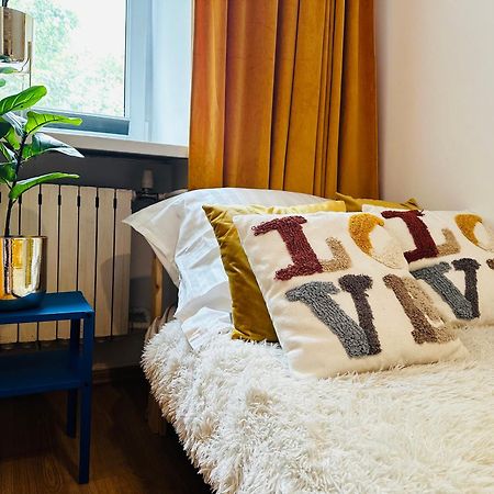 Luxury 4-Bedroom Apartment In Centre - Self-Check In & Fast Wifi Варшава Екстер'єр фото