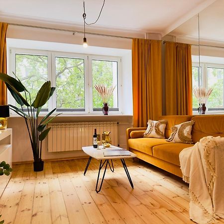 Luxury 4-Bedroom Apartment In Centre - Self-Check In & Fast Wifi Варшава Екстер'єр фото
