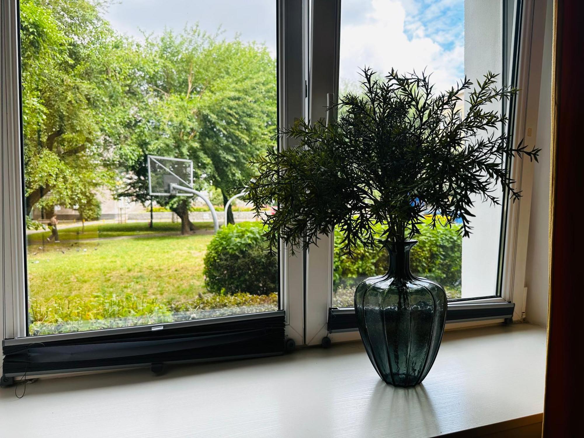 Luxury 4-Bedroom Apartment In Centre - Self-Check In & Fast Wifi Варшава Екстер'єр фото